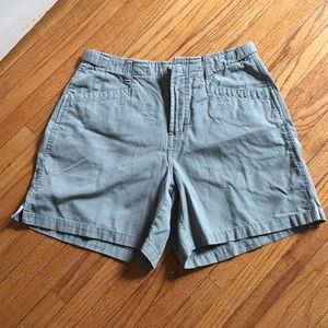 Columbia  size 6/6 inch high waist short